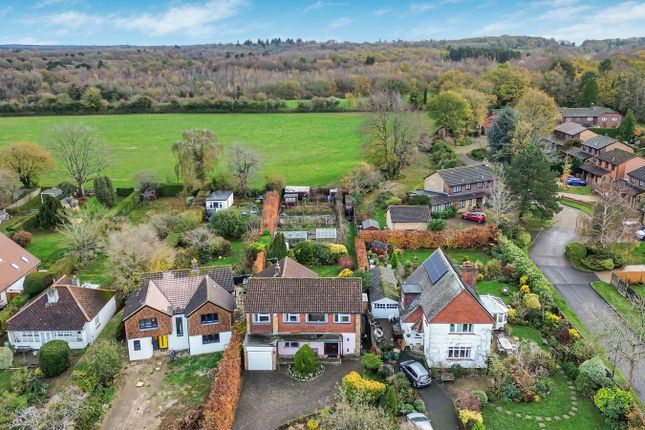 24, Hale Pit Road, Leatherhead photo 2