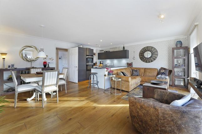 Flat for sale in Grove Lane, Camberwell