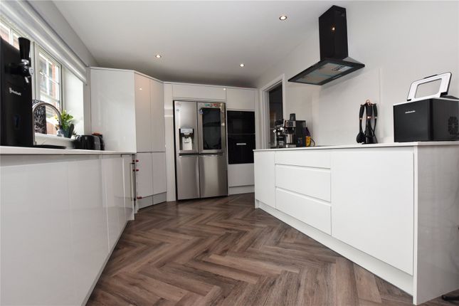 2, Turnberry Drive, Wakefield photo 4