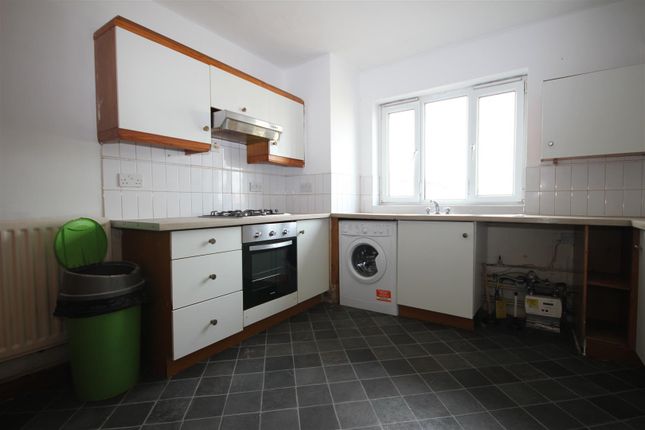 Flat to rent in Bernard Shaw House, London