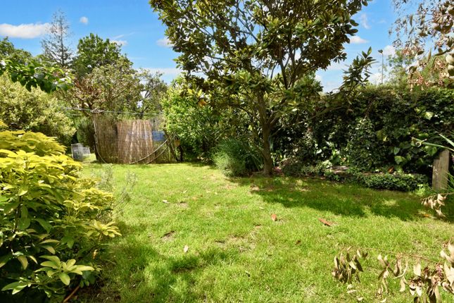 2-bed flat on Lyndale Avenue, Childs Hill, London, £695,000