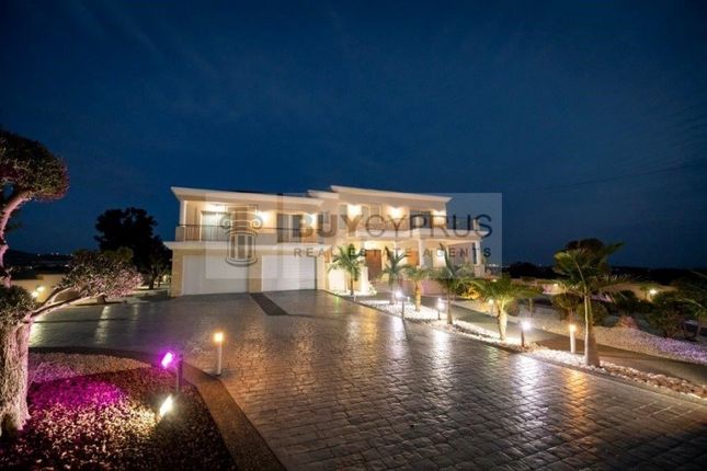 Villa for sale in Anarita, Paphos, Cyprus