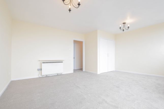 52 Tower Heights, Burford Street, Hoddesdon photo 2