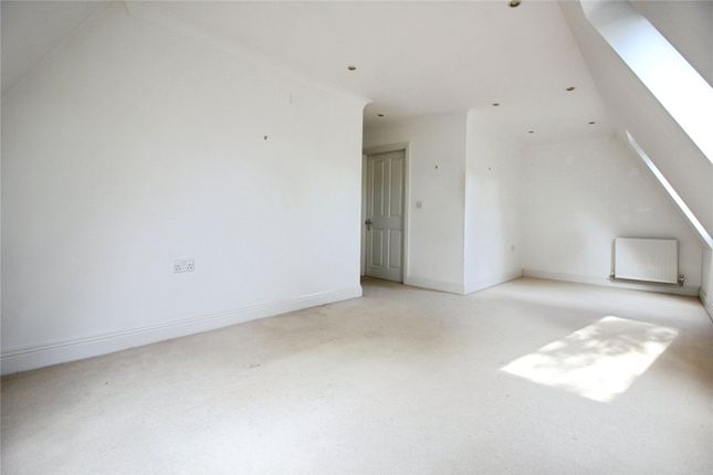 6, Cox Hollow, Reading photo 3