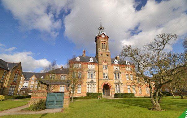 2-bed flat on Flat 7, Elizabeth House,, Keele Close, Hertfordshire, £325,000
