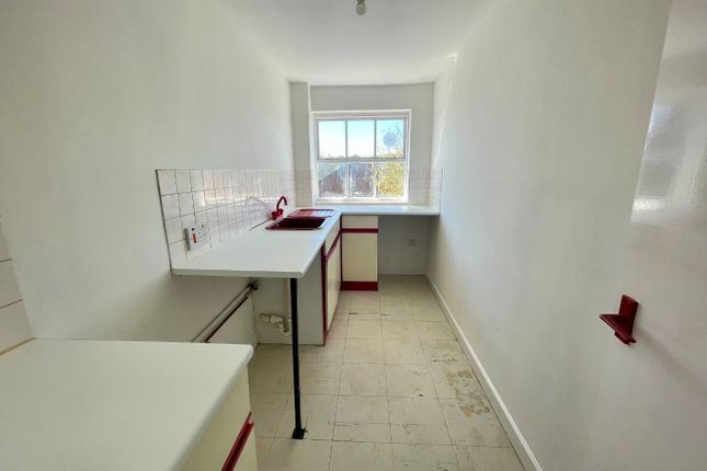 8, Campania Grove, Luton photo 4