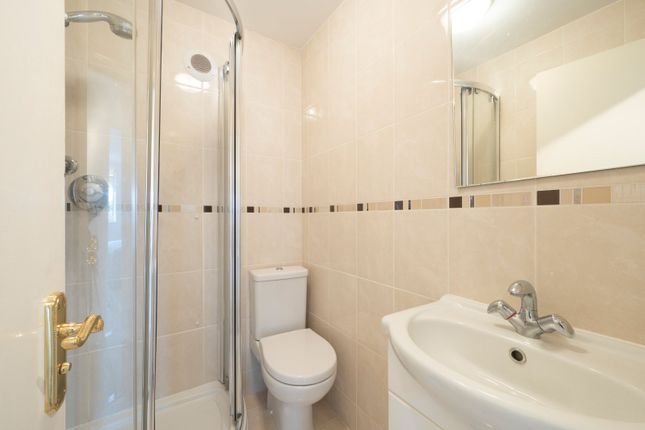 Flat for sale in Portsmouth Road, Surbiton