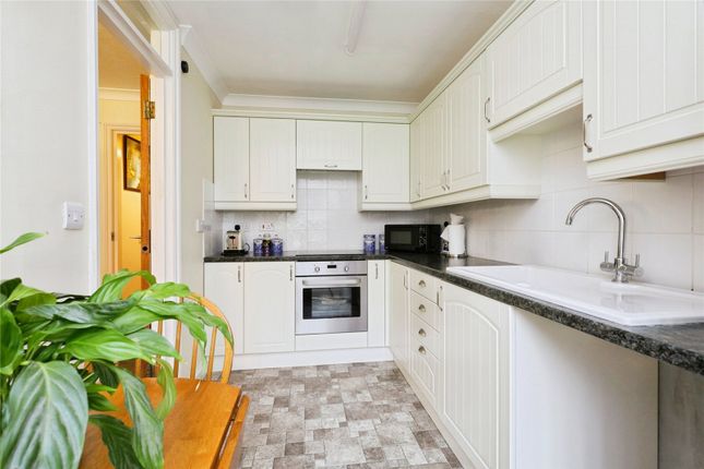 Flat 44, Delves House East,, Delves Close, Lewes photo 3