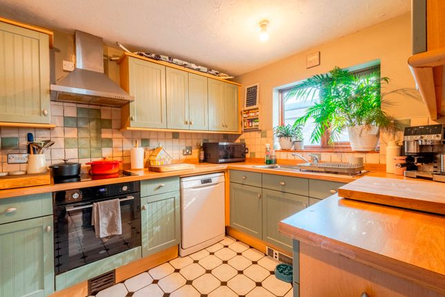 26 Cross Street, Lynton photo 3
