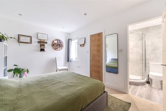 Flat 12, 114, Portland Road, London photo 3