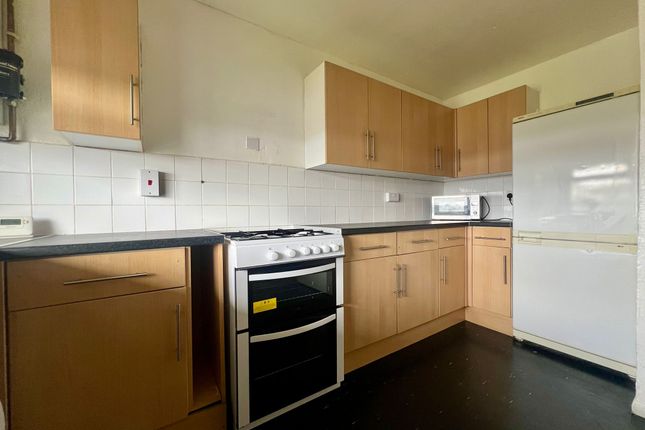 111 Arrow Close, Luton photo 4