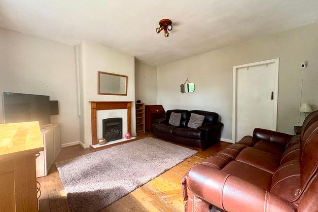 186 Springfield Road, Bolton photo 2