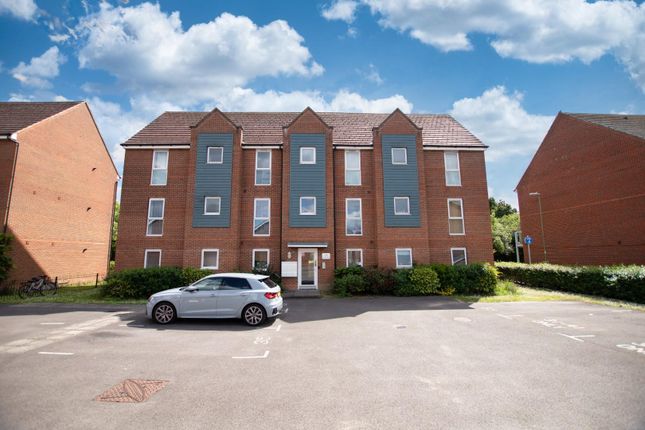 Flat for sale in Viscount Gardens, Eastleigh