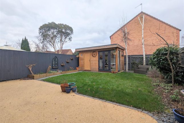14, Perrins Field, Upton upon Severn photo 4