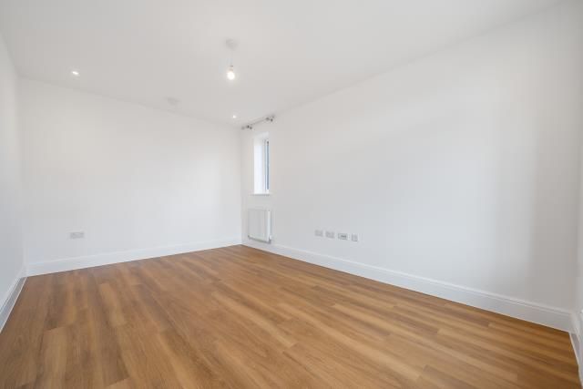 Connel Crescent, Bicester photo 4