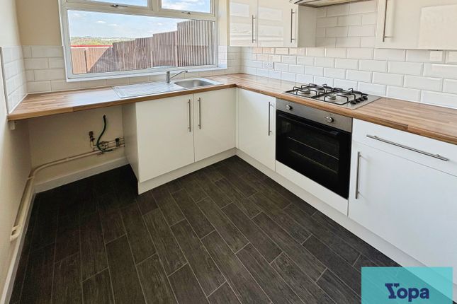49, Normanton Grove, Stoke-on-trent photo 3