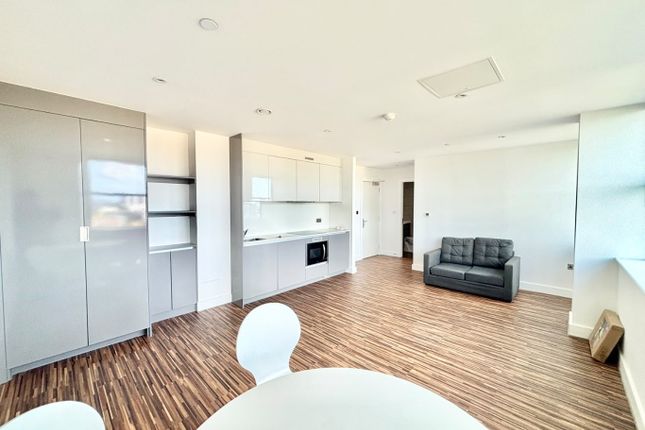 910 Westpoint, 501, Chester Road, Trafford photo 4
