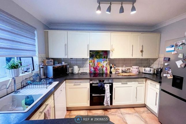 Pavilion Close, Godmanchester, Huntingdon photo 3