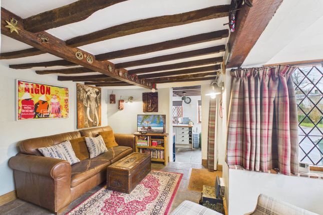 Chestnut Cottage, High Street, Aylesbury photo 4