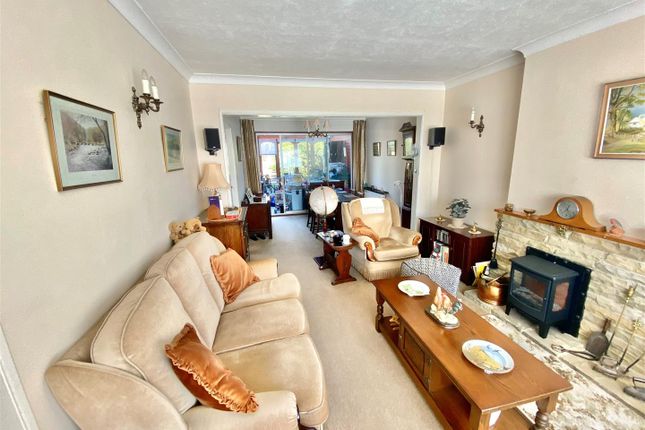29, Torrington Drive, Potters Bar photo 2