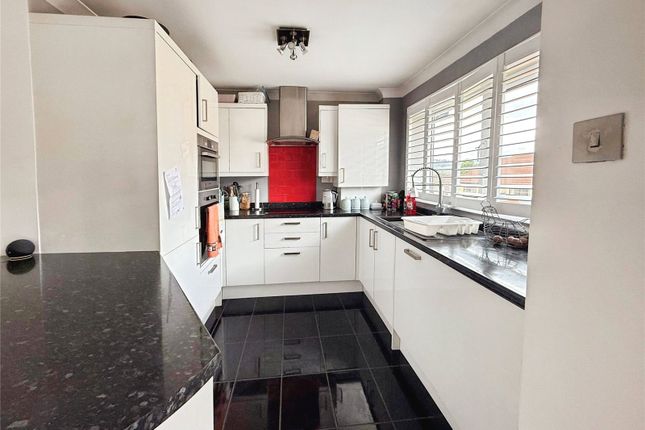 25, Hollybush Heights, Cardiff photo 4
