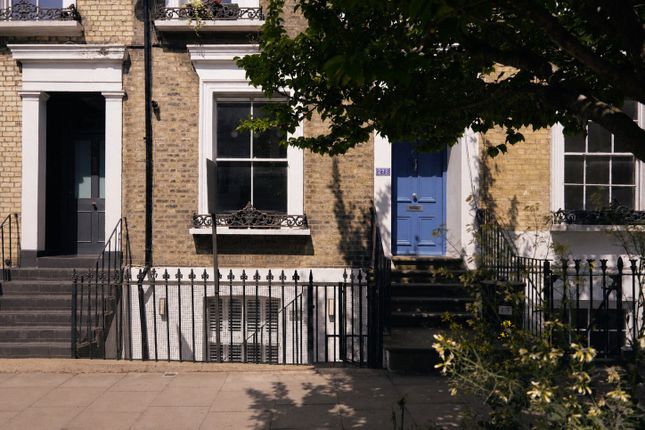 2-bed flat on 27a, Offord Road, Islington, £1,150,000