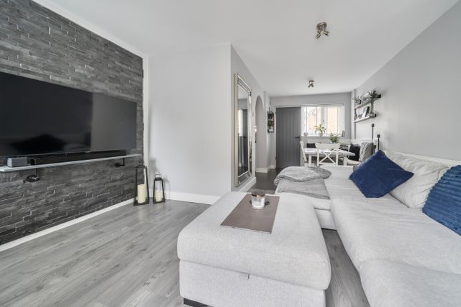 36, Challis Place, Berkshire photo 3