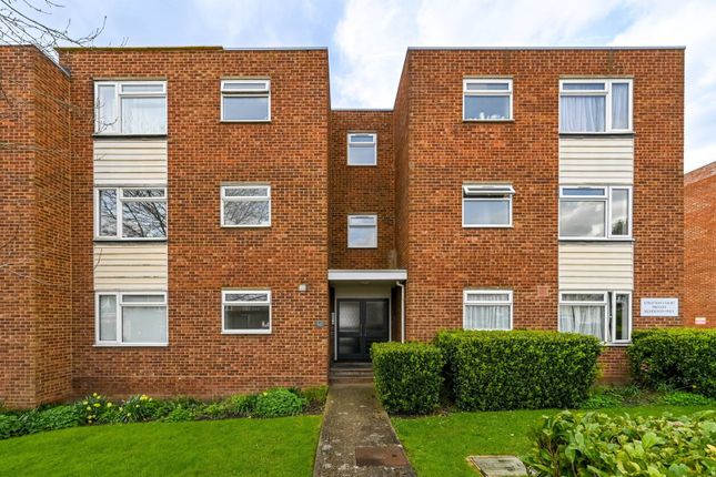 Thumbnail Flat for sale in Worplesdon Road, Guildford