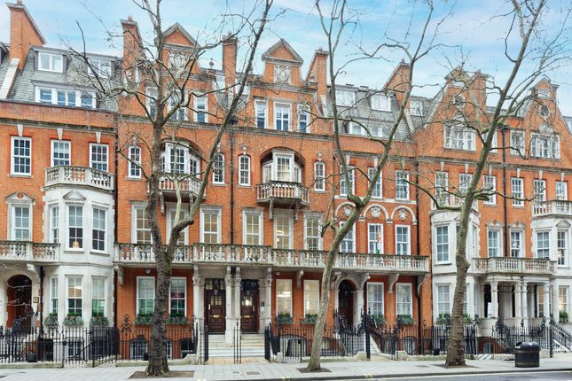 Office to let in Buckingham Palace Road, London