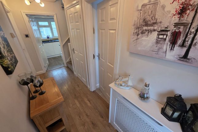 20a, Wern Gifford, Abergavenny photo 4