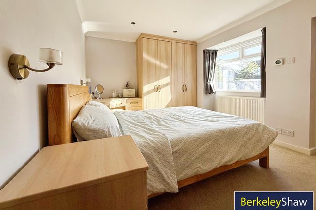 Main Bedroom (En-Suite)