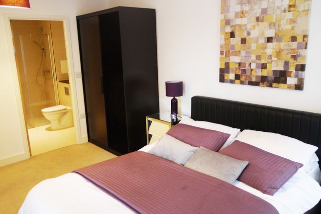 Flat Flat 104, Copenhagen Court, Pell Street, London photo 2