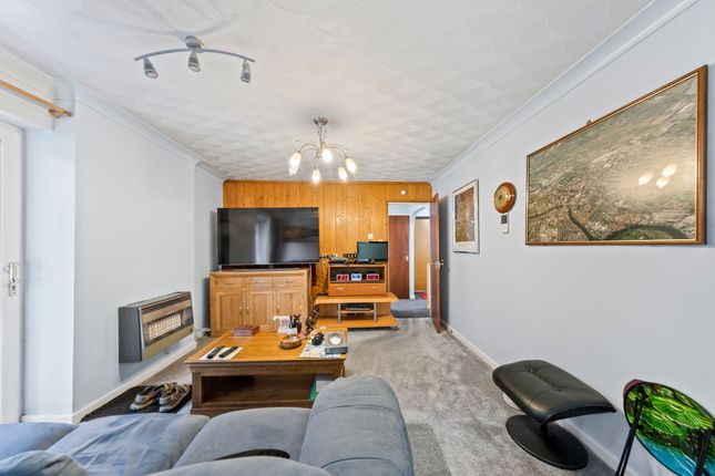93 Tasman Close, Warrington photo 4