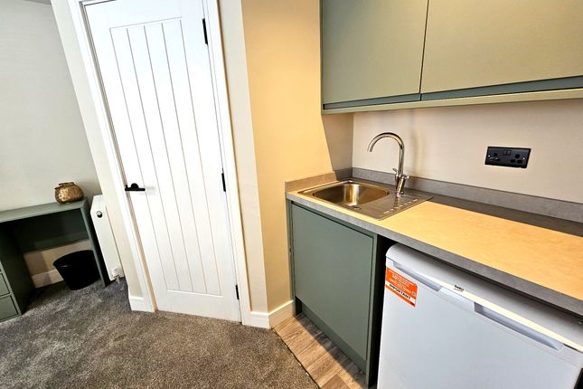 44, Maidstone photo 3
