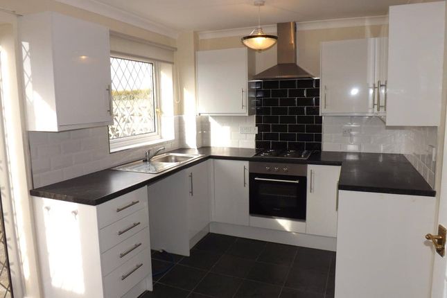 68, Holyrood Rise, Rotherham photo 3