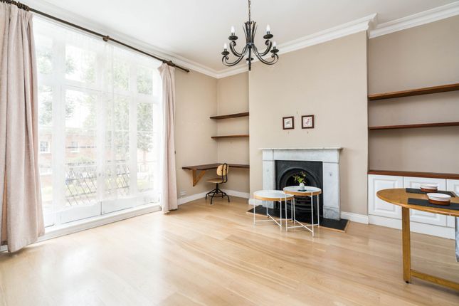 Flat for sale in Grove Lane, London