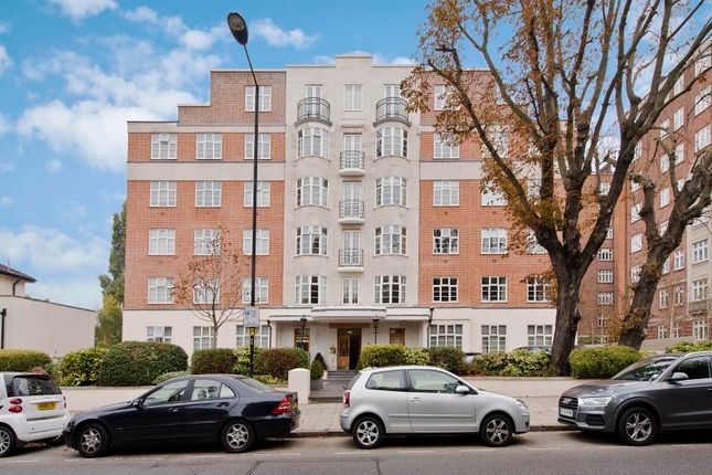 Flat to rent in William Court, Hall Road, St. John's Wood, London