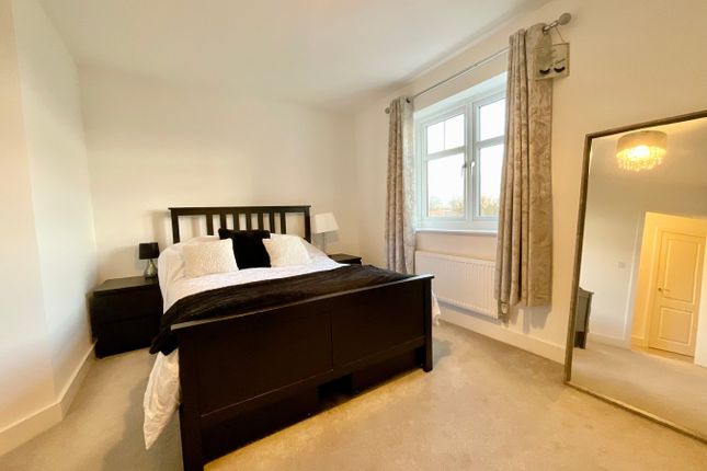 Flat 19, Sultan Glacier Close, Newport photo 5