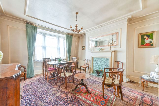 Clarendon Court, Sidmouth Road, Brondesbury Park photo 2