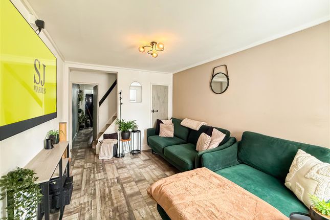 28, Crouch Road, Burnham-On-Crouch photo 2