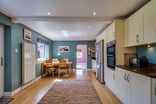 19, Green Bank, Wakefield photo 3