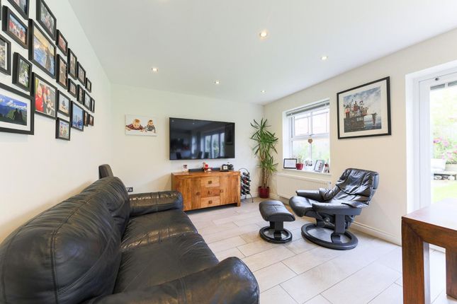 36 Backworth Park Drive, Newcastle Upon Tyne photo 4