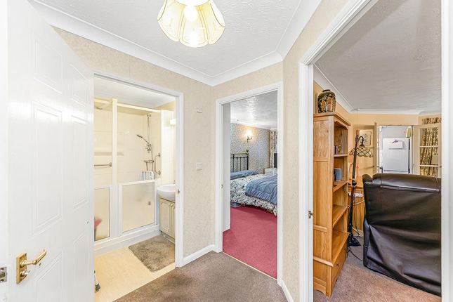 Flat 19 Kingswood Court, 175, Chingford Mount Road, Chingford photo 2