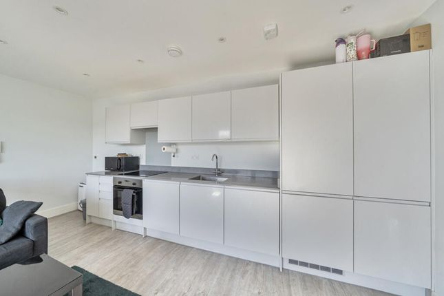 Flat 18, Trinity Court, Pinner photo 5