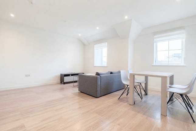 Flat 7, , Pelham House, 124 High Street, Hornchurch, Hornchurch photo 3