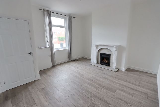 305 Parr Lane, Bury photo 4