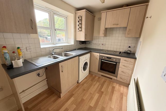 48, Blisworth Close, Northampton photo 4
