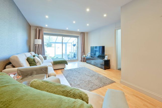 28 Meadowbank photo 2