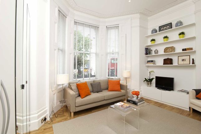 84B, Ladbroke Grove, London photo 2