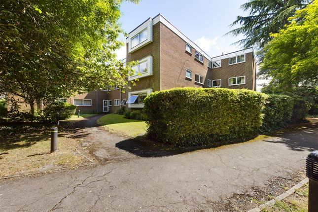 2 bed flat for sale in Southlake Court, Woodley, Reading RG5